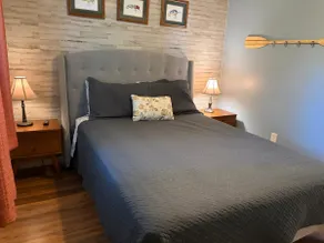 Dogs Love This Lakefront Cozy Cottage - Image 2