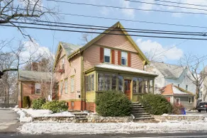East Side 2BR • Near Brown• Parking FIFA - Image 2