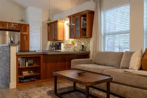 Private Guesthouse | Central A/C + Patio - Image 2
