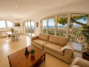 Summer villa with panoramic sea views - Image 3