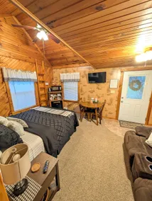 Cozy Cabin With Outdoor Hot Tub - Image 4