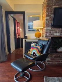 Hilltop View Apartment~ 2Bdrm, 1Bth, Full Kitchen - Image 5
