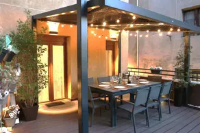 Apartment with a private terrace - Image 3