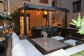 Apartment with a private terrace - Image 4