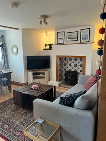 Central 2 bedroom flat with sea views - Image 2