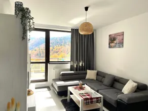 Colina Blossom Retreat – Private Parking & View - Image 4