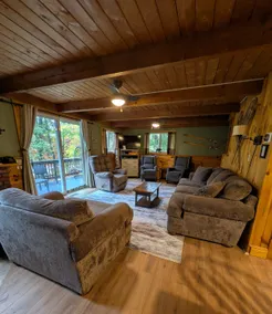 The Getaway Chalet: Relaxation, Views & Fire Pit - Image 5
