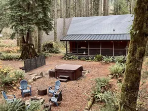 Foggy Logs - Hot Tub, Log Cabin, Near Stevens Pass - Image 2