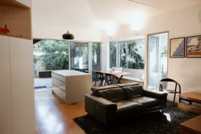 *spacious 2 bedder, chic reno, walk everywhere* - Image 3
