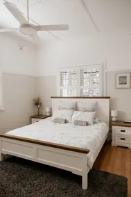 *spacious 2 bedder, chic reno, walk everywhere* - Image 5