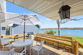 Entire house on the beautiful St. Clair River! - Image 4