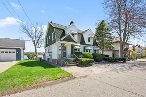 Entire house on the beautiful St. Clair River! - Image 2
