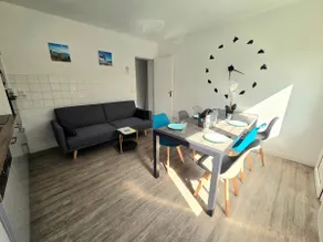 The T3 Star Bridge* 2 Bedrooms - Image 2