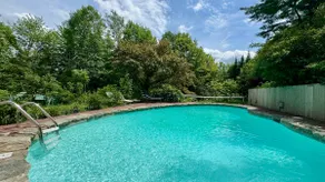 Stratton Mountain Ski Chalet: Hot Tub, Game Room, EV Charger, Kayak & Pond Views - Image 2