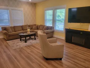 Cottage In The City - Image 3