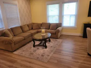 Cottage In The City - Image 4