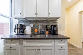 Luxe Retreat 2BR Hideaway Minutes from NYC - Image 5