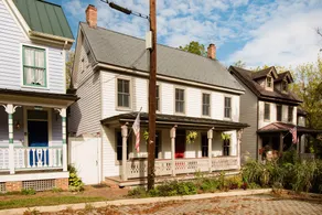 Gorgeous home in town center & 4 blocks from WAC - Image 2