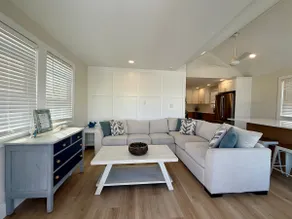 Beach Block Apt. With Parking - Image 4