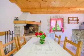Marčana: Secluded house in nature - Image 4