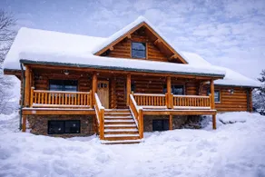 Northwoods Pine Haven - Log Cabin Lodge - Image 3