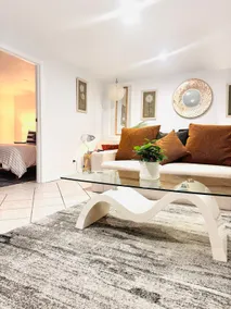 Spacious private 2BDM in A+ location, 2 x parking - Image 2