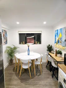 Spacious private 2BDM in A+ location, 2 x parking - Image 3