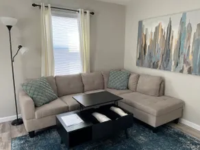 Cozy 2 bedroom home. No stairs. - Image 2