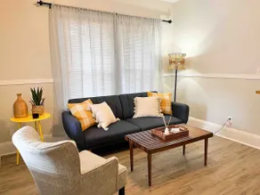 Adorable 1 bed/1bath with office and free parking - Image 5