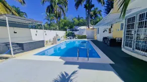Villa Peluchini: Luxury Jacuzzi/Pool/5BR Paradise - Image 5