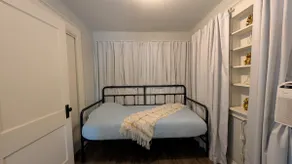 🌟Historic 1924💕Carriage House🏡Quaint & Cozy☀️🪂 - Image 3