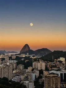 Artistic Rooftop with Christ & Sugarloaf Views - Image 2