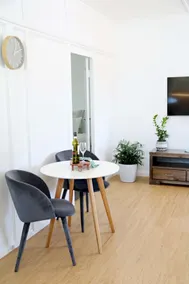 Stay on Wynyard-Central 2BR apartment. - Image 4