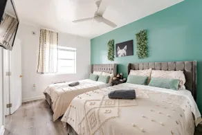 Prime location on South Beach - Image 2
