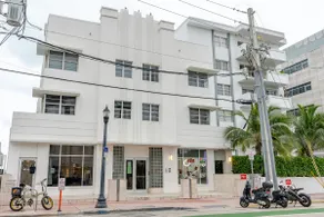 Prime location on South Beach - Image 5