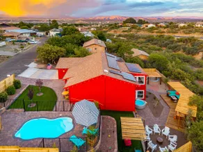 Playful 5-Bedroom Home in the Heart of the Valley! - Image 5