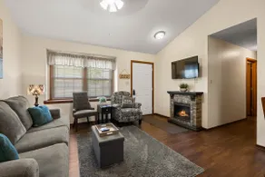 4bed3Bedroom near Convention Ctr, downtown, Fisher Park, 30 min to Holiday World - Image 3