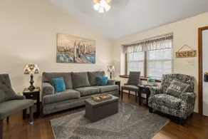 4bed3Bedroom near Convention Ctr, downtown, Fisher Park, 30 min to Holiday World - Image 2