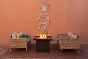 Sun Drenched- 5 Min. Walk to Plaza- Fireplace-Yard - Image 3