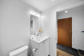 Modern Lake view Condo w/ Pool & Gym| Sherway Mall - Image 4