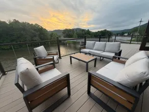 Riverside Loft with Huge Deck on GAP Trail - Image 2