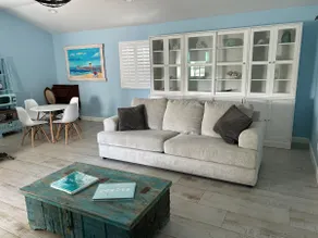 Entire apartment close to beach and downtown - Image 3