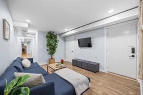 Modern 2BRD apartment| 5min to McCormick Place - Image 2