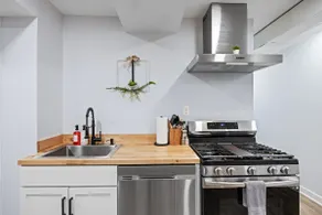 Modern 2BRD apartment| 5min to McCormick Place - Image 5