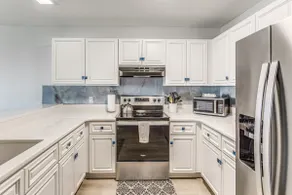 Oak Island Beachfront Condo w/ Community Pool - Image 4