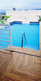 New Kingston condo with Rooftop Pool and Lounge - Image 4
