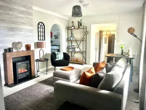 Cosy & Stylish Parkside Retreat with Parking - Image 2