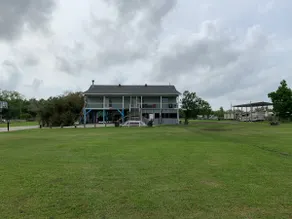 3 bedroom Cajun Hideaway LA Sportsman Dream - Image 2