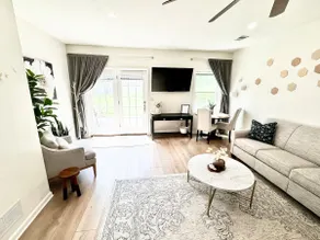Private, in-law suite. 5 min drive to IU campus - Image 2
