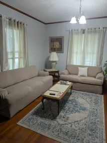 Comfortable 3 bed home, close to downtown. #iron - Image 3